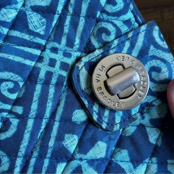 Vera Bradley Turnlock Wallet in Cuban Tiles blue pattern - Picture 4 of 13